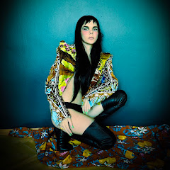 Gaye Su Akyol - Topic