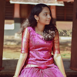 Shruthi Hareesh photo
