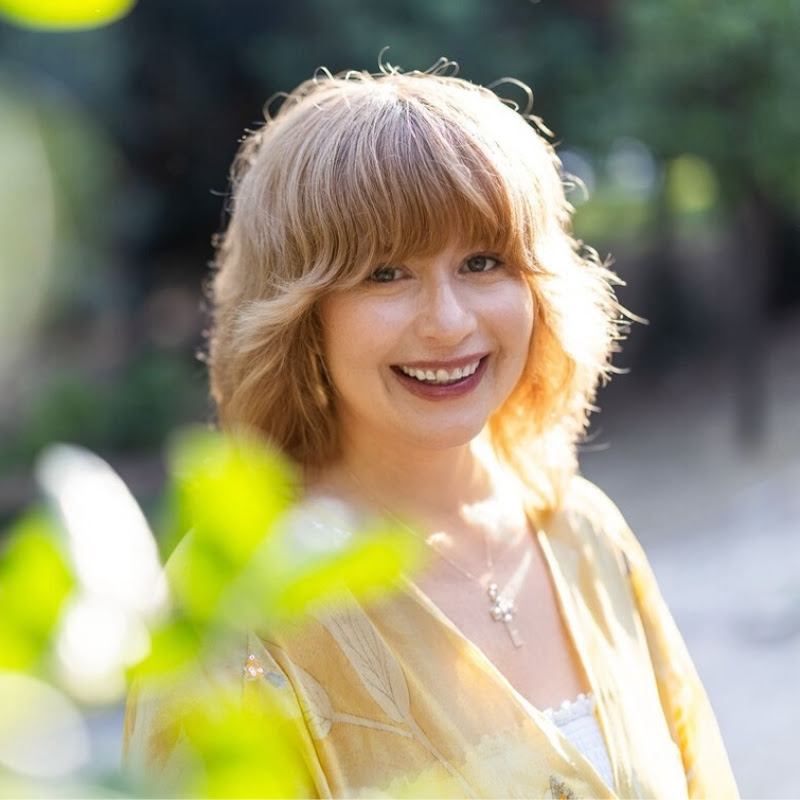 Maggie Kelly LPC  Logo