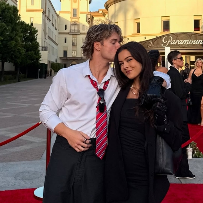 Vik White & Lauren Gibson Fans