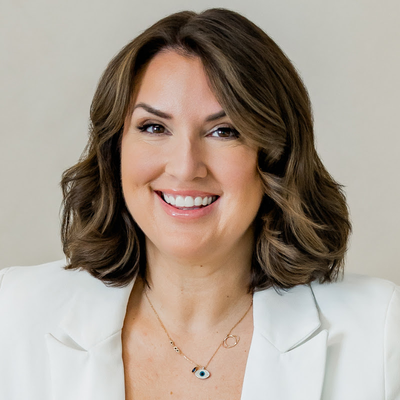 Shaleni Henriquez, Real Estate Agent 