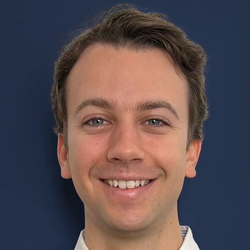 Rodrigo 🐍🚀 Logo