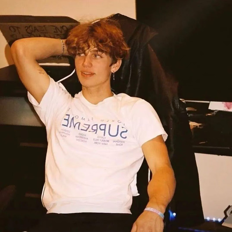 🔥 “Flair for the Dramatic” — Daring Midair Rescue in 9-1-1: Nashville#shorts