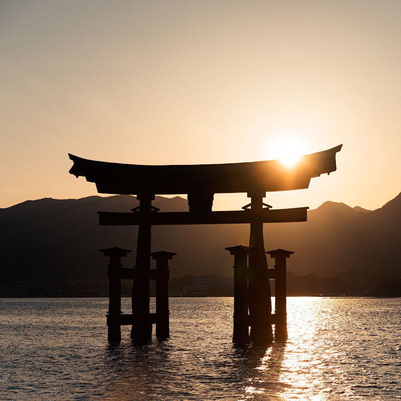 Japan- [金運招福]