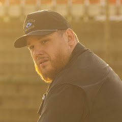 Luke Combs - Topic