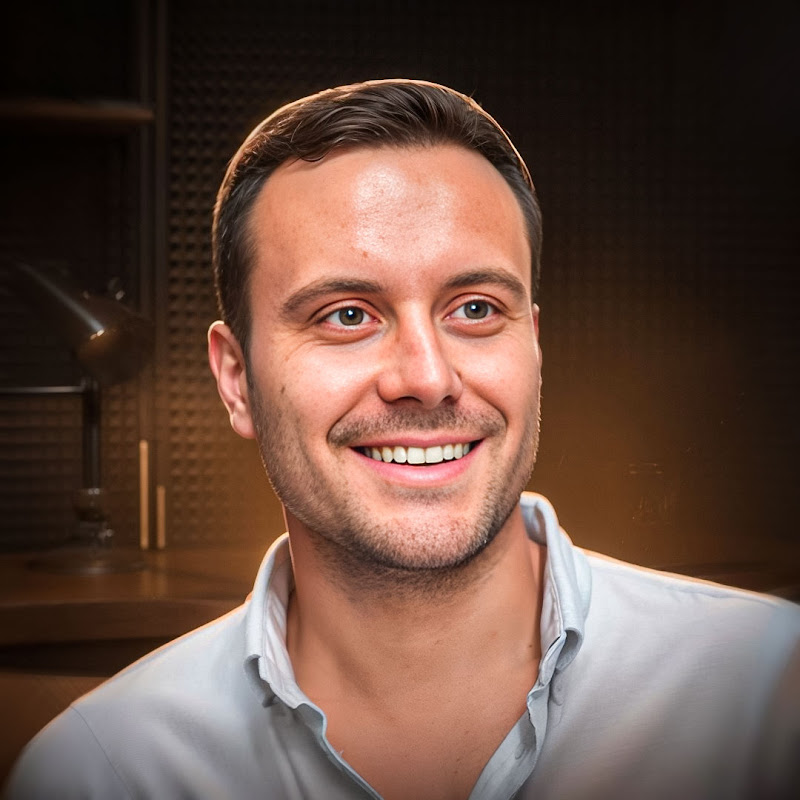 Марк Годына Logo