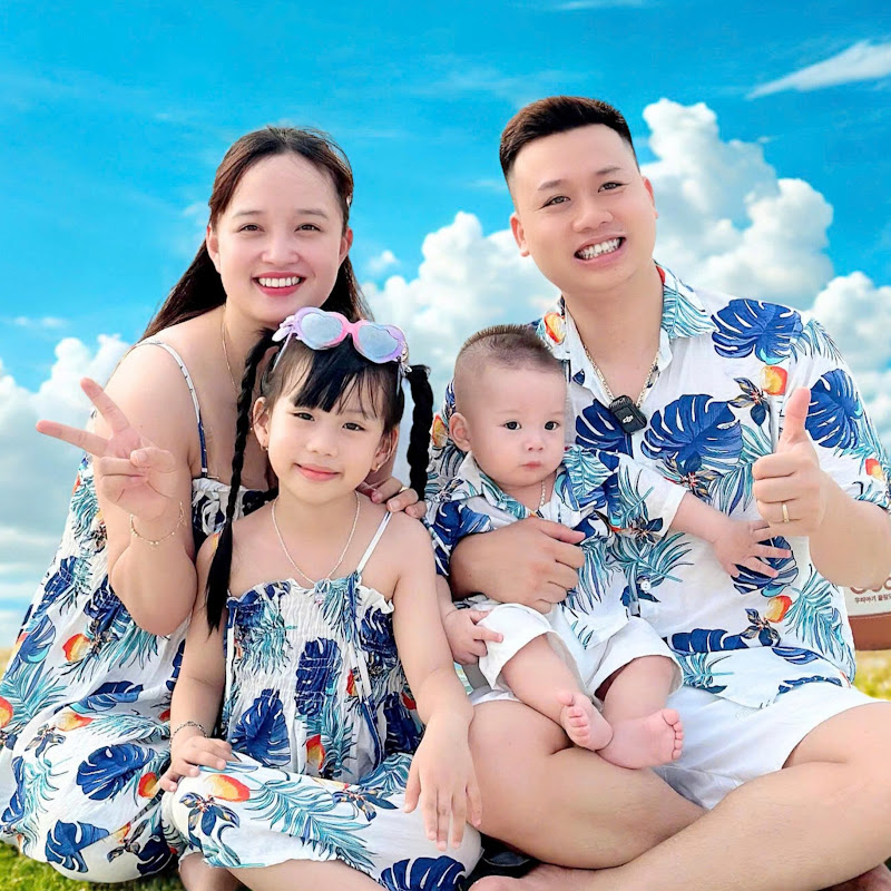 Nửa Đêm Mất Điện! Cửa Cuốn Hỏng, Gia Đình MiMi Mắc Kẹt Không Ra Được Ngoài, Vừa Lo Vừa Nóng