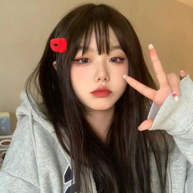 차우한 프라딥쿠마르 Logo