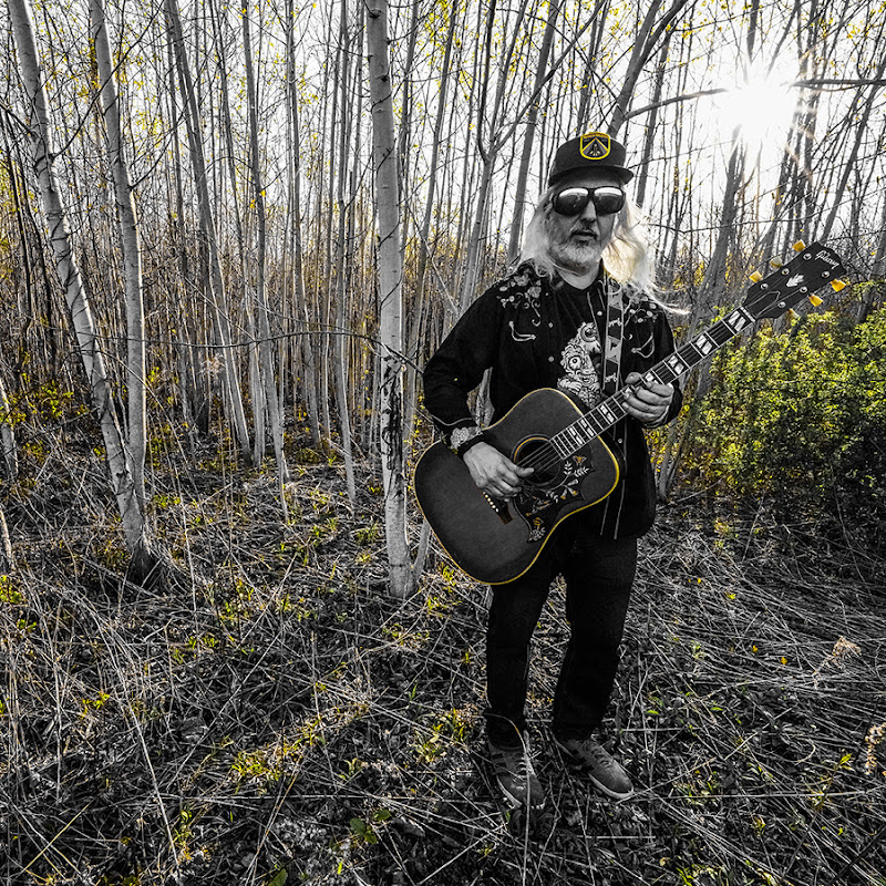 J Mascis