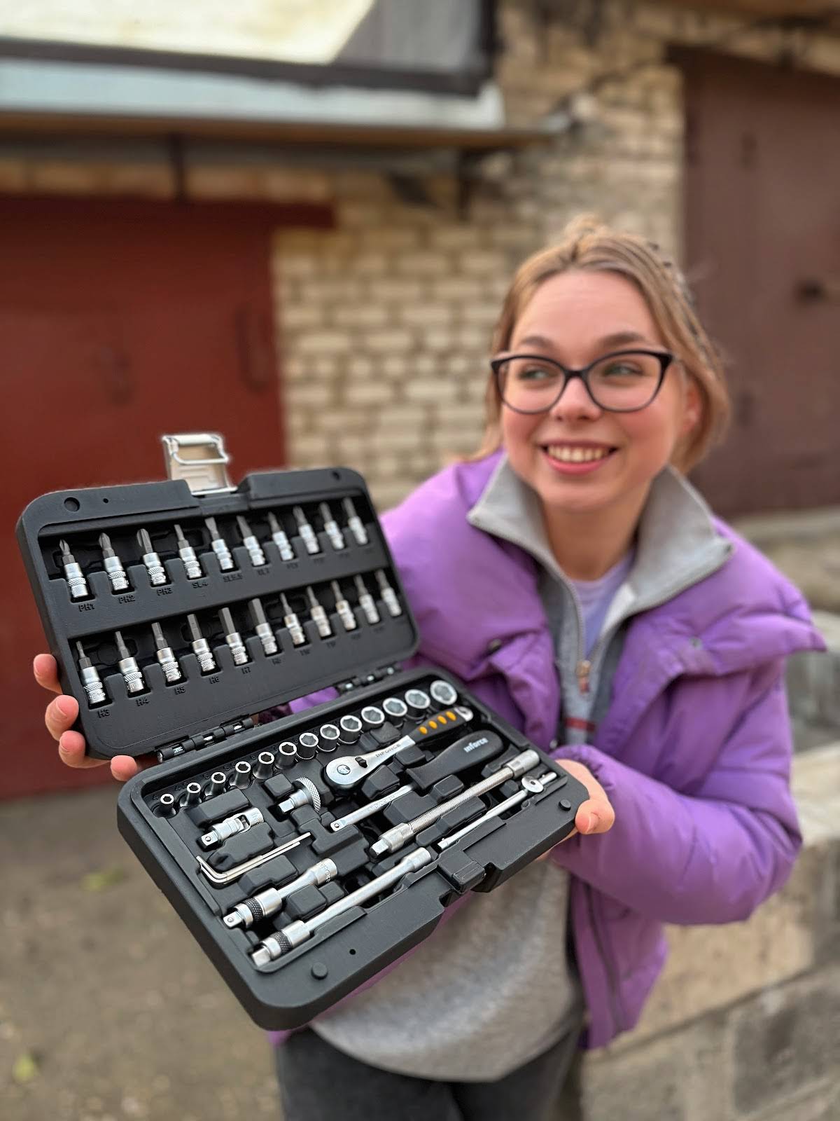 Желідегі секс машинасы бейнелері