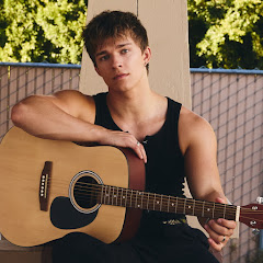 Alex Sampson net worth