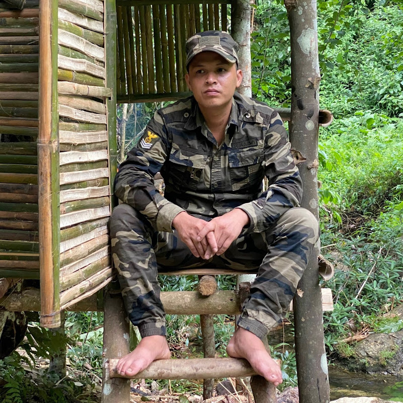 Thuyet Survival