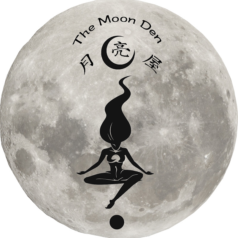 The Moon Den 月亮屋 YouTube 頻道頭像