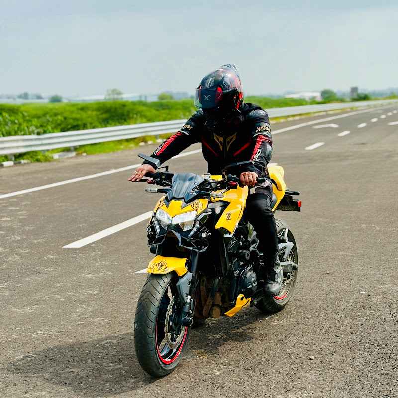 GJ 27 biker