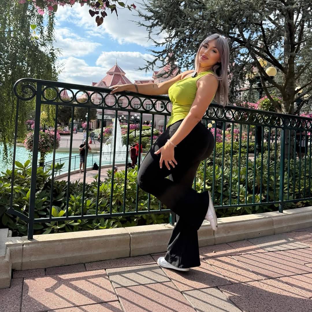 Post from Curvy Icons