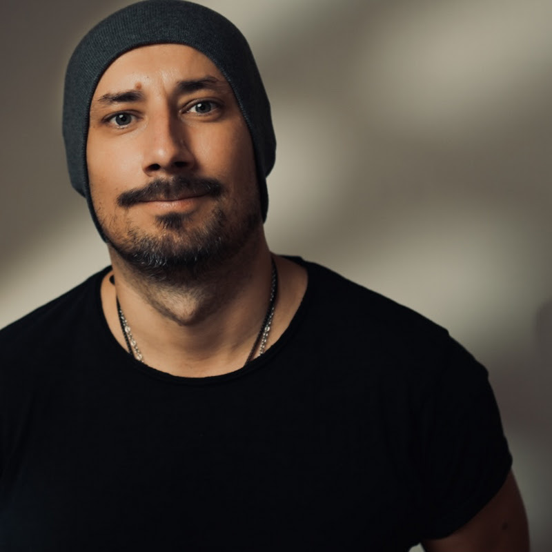 Mario Elementza Logo