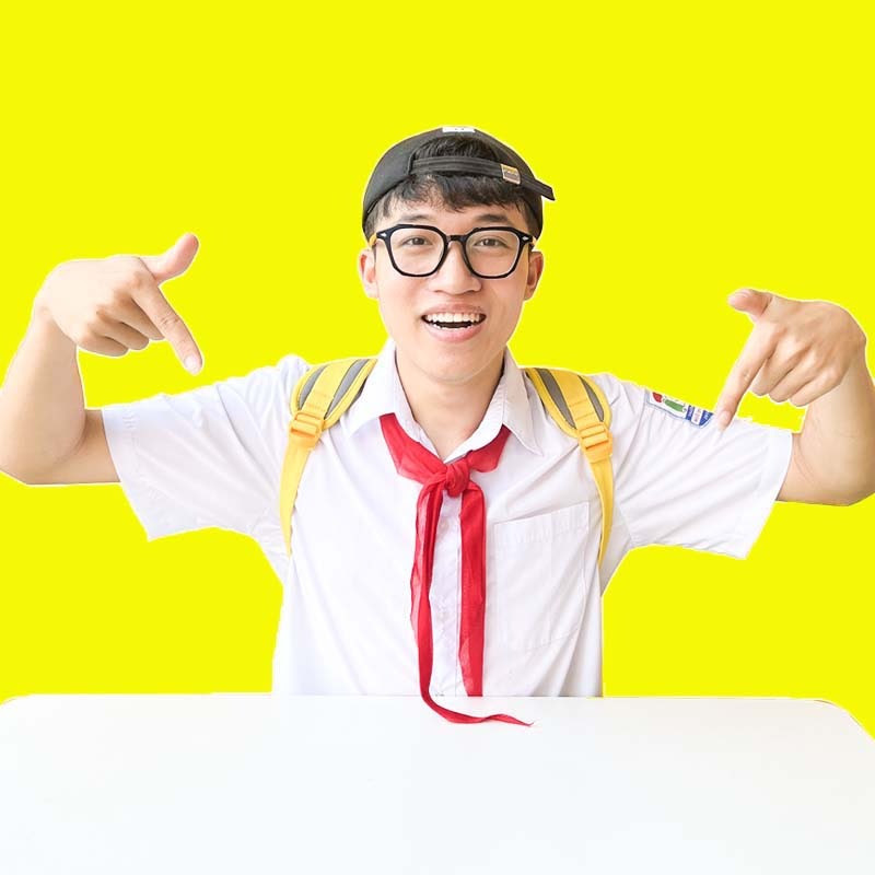 Anh Tóc Xoăn