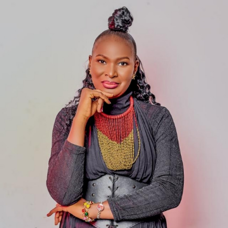 Hire IMMY UNIVERSE  — Minimalism & Simple Living YouTube creator for sponsorships