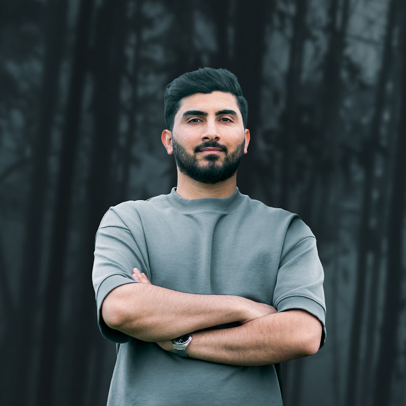 Travel with Elyas  channel avatar
