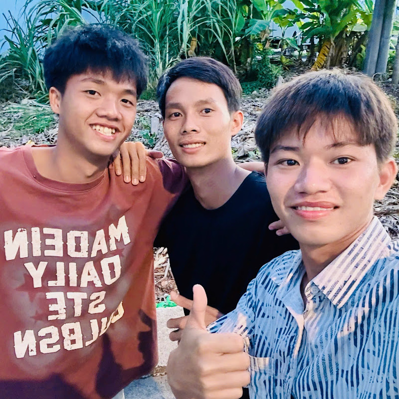 Ba Anh Già