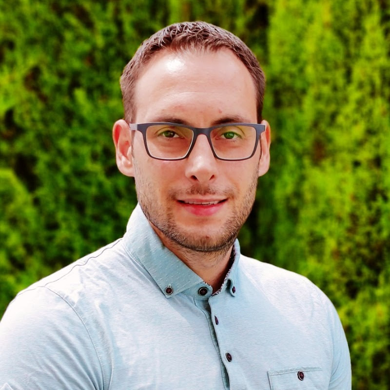 Rafa Páez - Más allá del código Logo