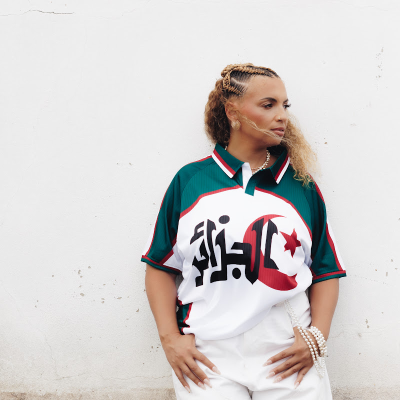 Kayna Samet Officiel