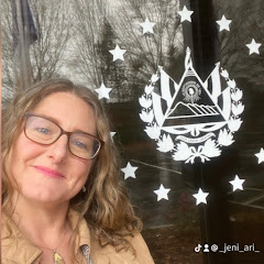 Jeni Ari - La Gringa Salvadoreña