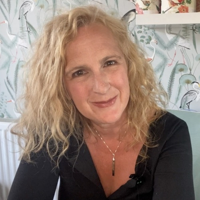 Louise Singleton Creations Logo