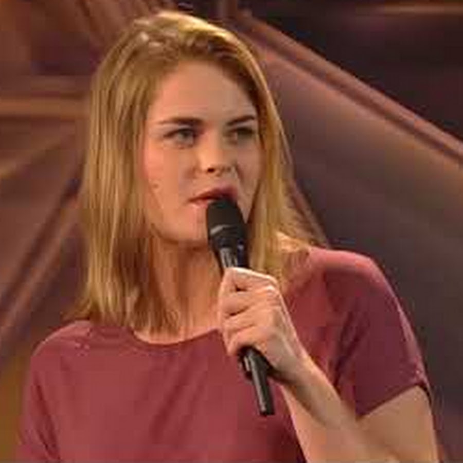 Hazel Brugger - Topic - YouTube