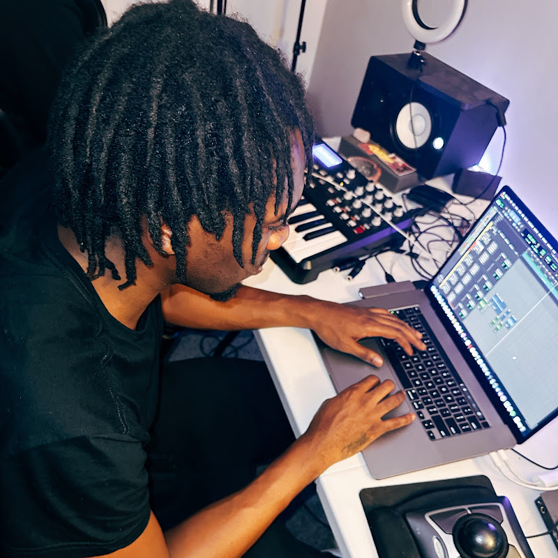 Deezy On Da Beat