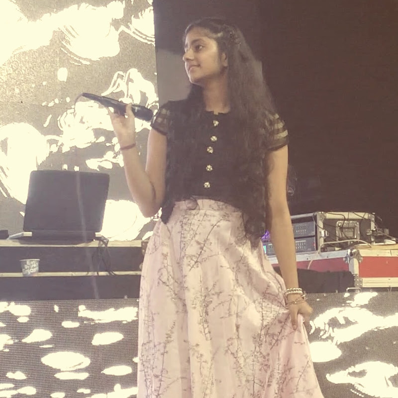 Rujuta J icon