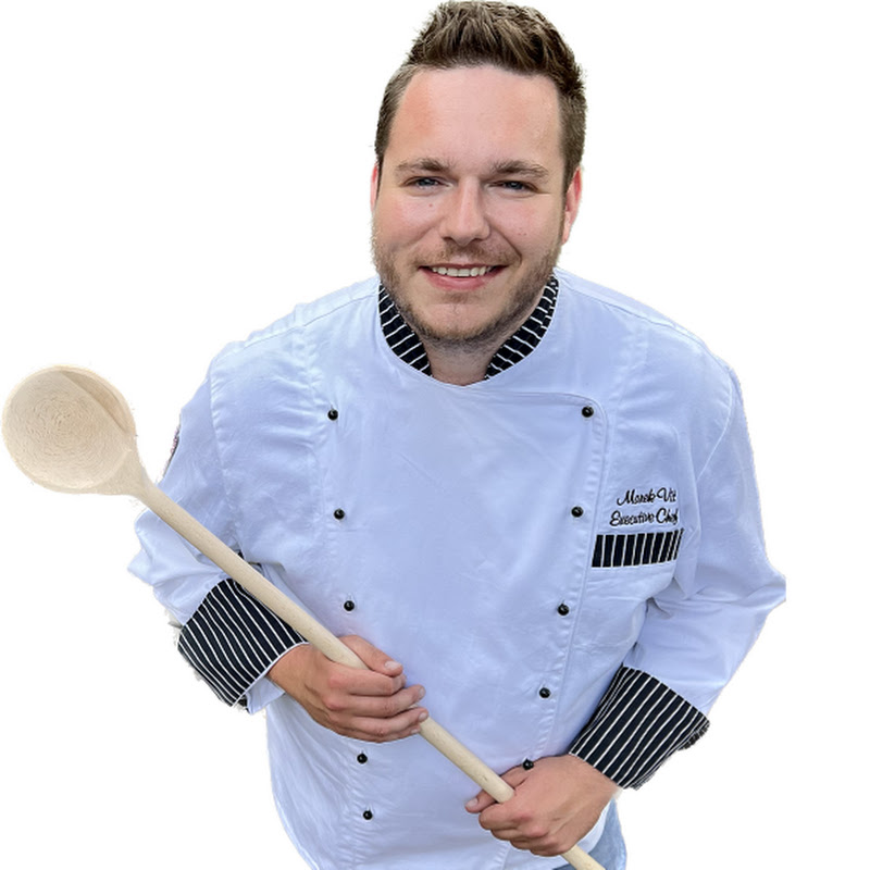 С ЧЕХОМ НА КУХНЕ Logo