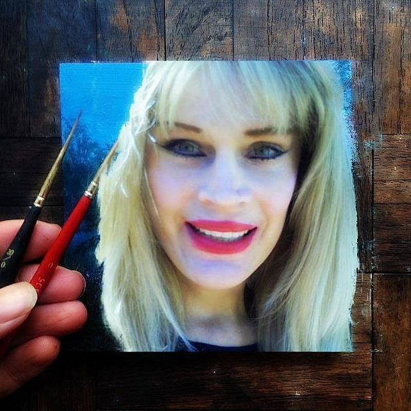 ULTIMATE GOLDEN GIRL 