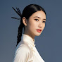 Vietnamese Girl’s Lookbook – Classy & Bold