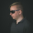 EyhlROMD3t0-channel-avatar-Derek