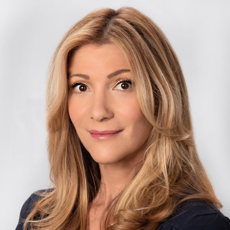 Phoebe Altman, Realtor