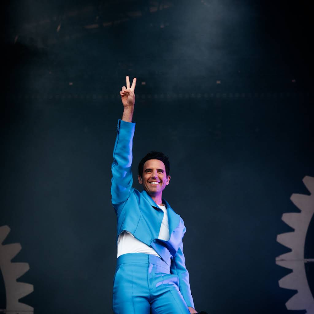 MIKA - YouTube