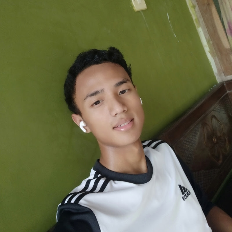 Hire Avellino R.P — Student Life & University Vlogs YouTube creator for sponsorships