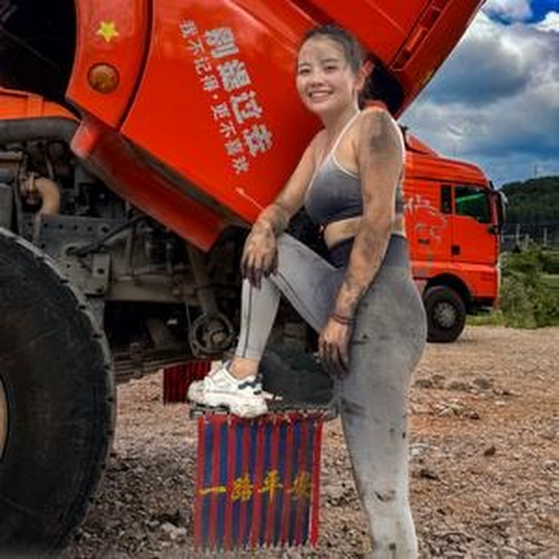 Truck mechanic