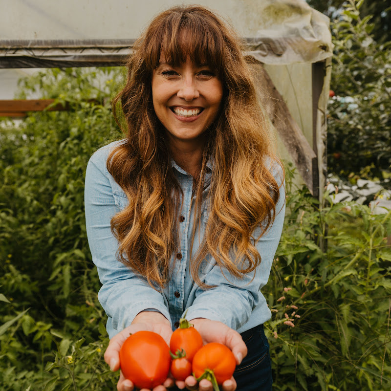 Melissa K. Norris - Modern Homesteading Logo