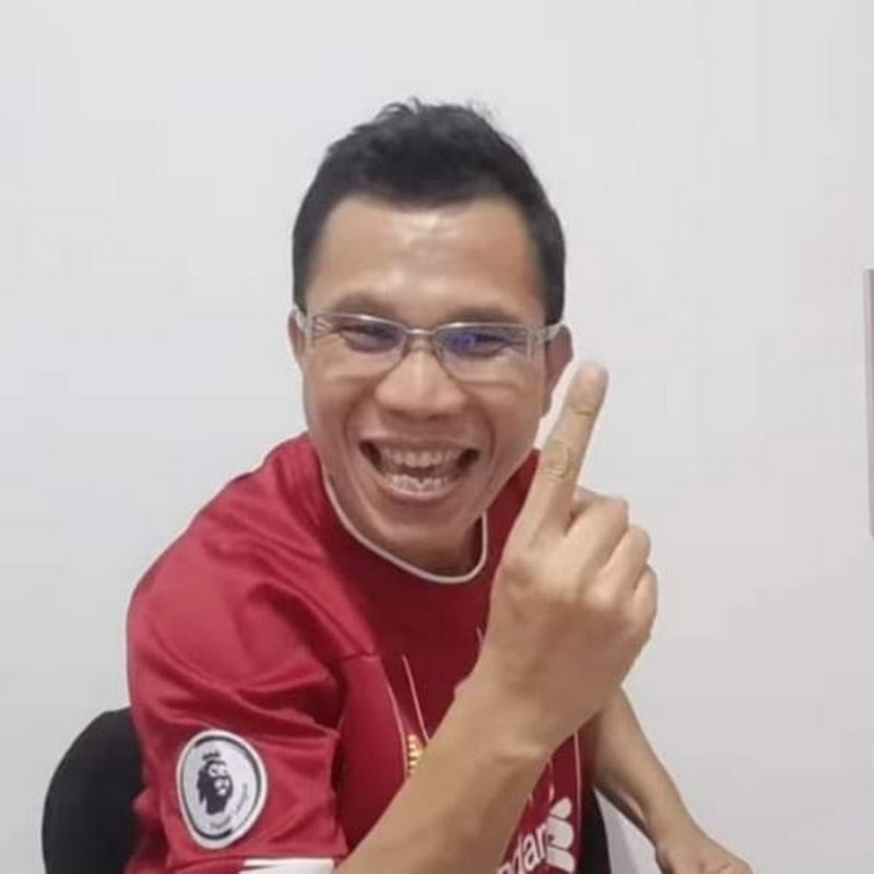 พ่ออุ้ม Football Life