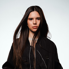 AMBER BROOS