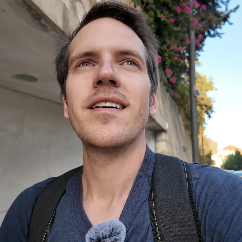 Ross the Flâneur Logo