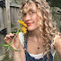 DGKX4kWtjP0-channel-avatar-Maya McComas