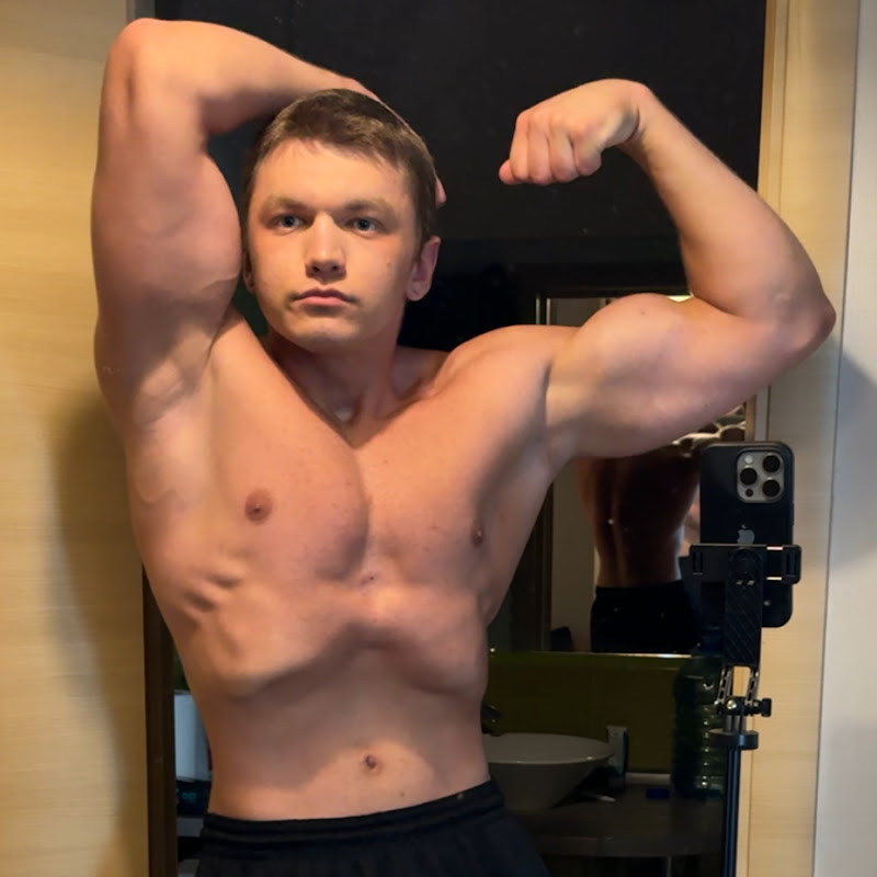 Максим Буряк