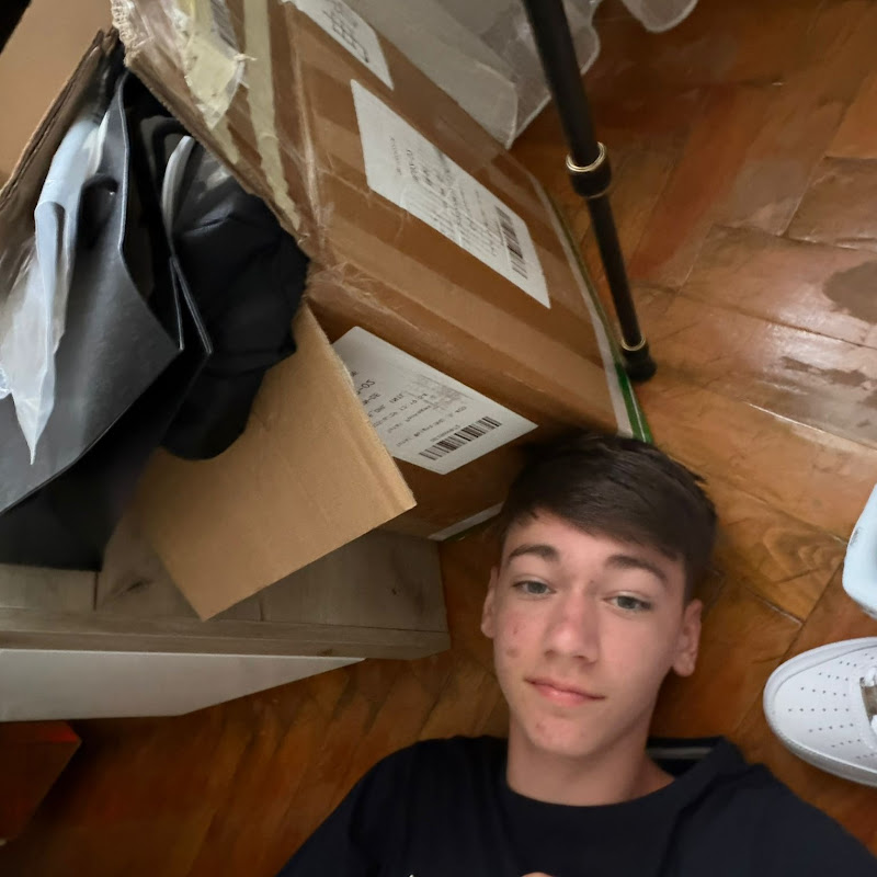lucas_chinaside