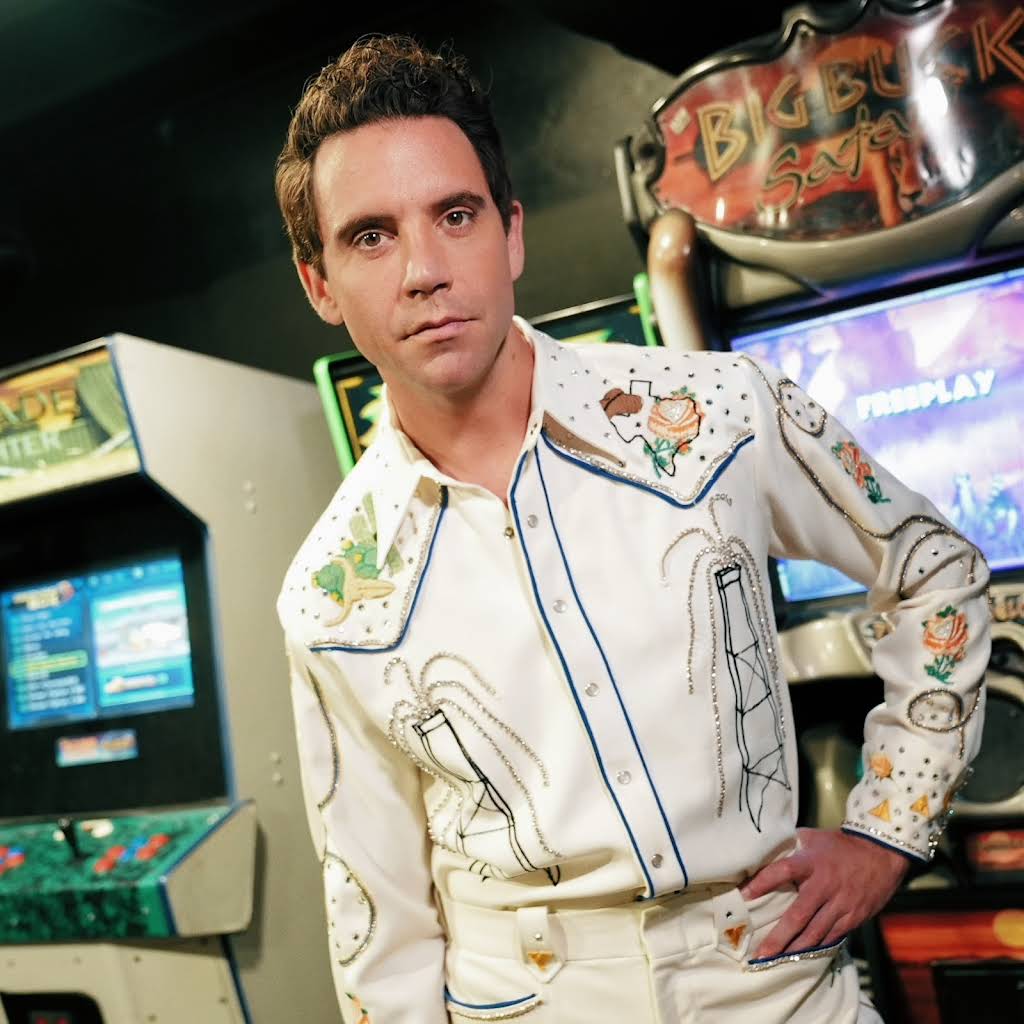MIKA - YouTube