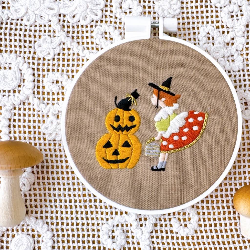 タ*ー様 刺繍フレーム ハロウィン♪魔女になりきるぶさかわ猫ちゃん！