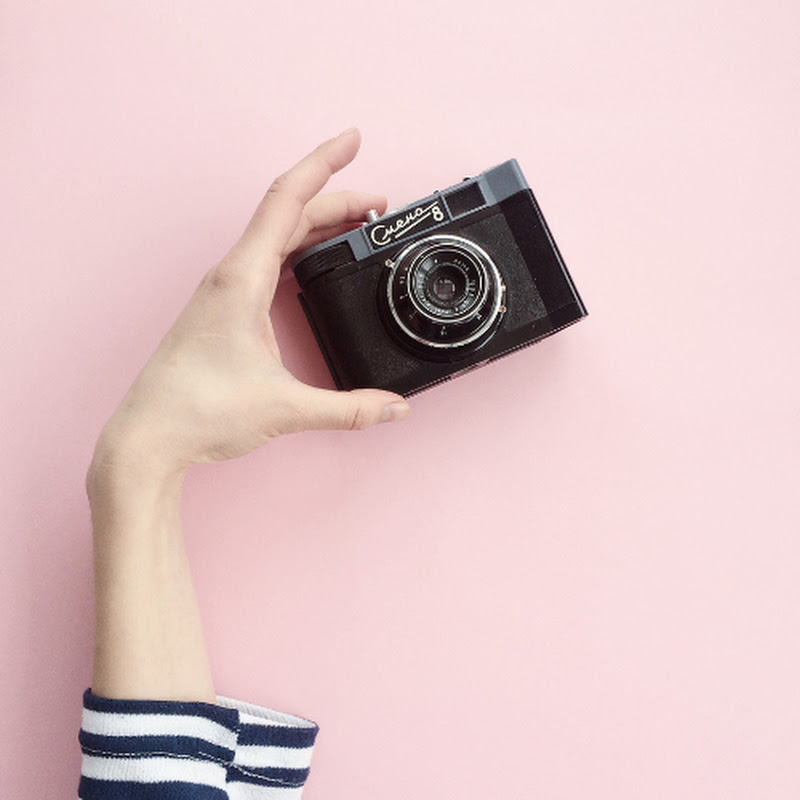 爱爱说电影 Logo