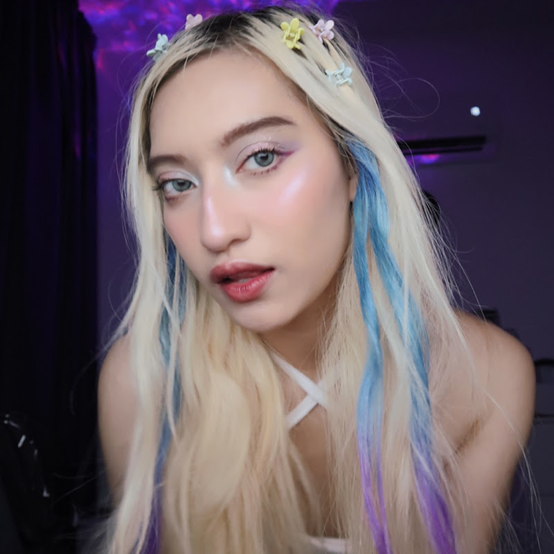 mikaela qistina z